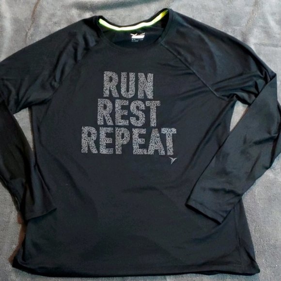 Active Longsleee Run Graphic Shirt - Picture 1 of 2
